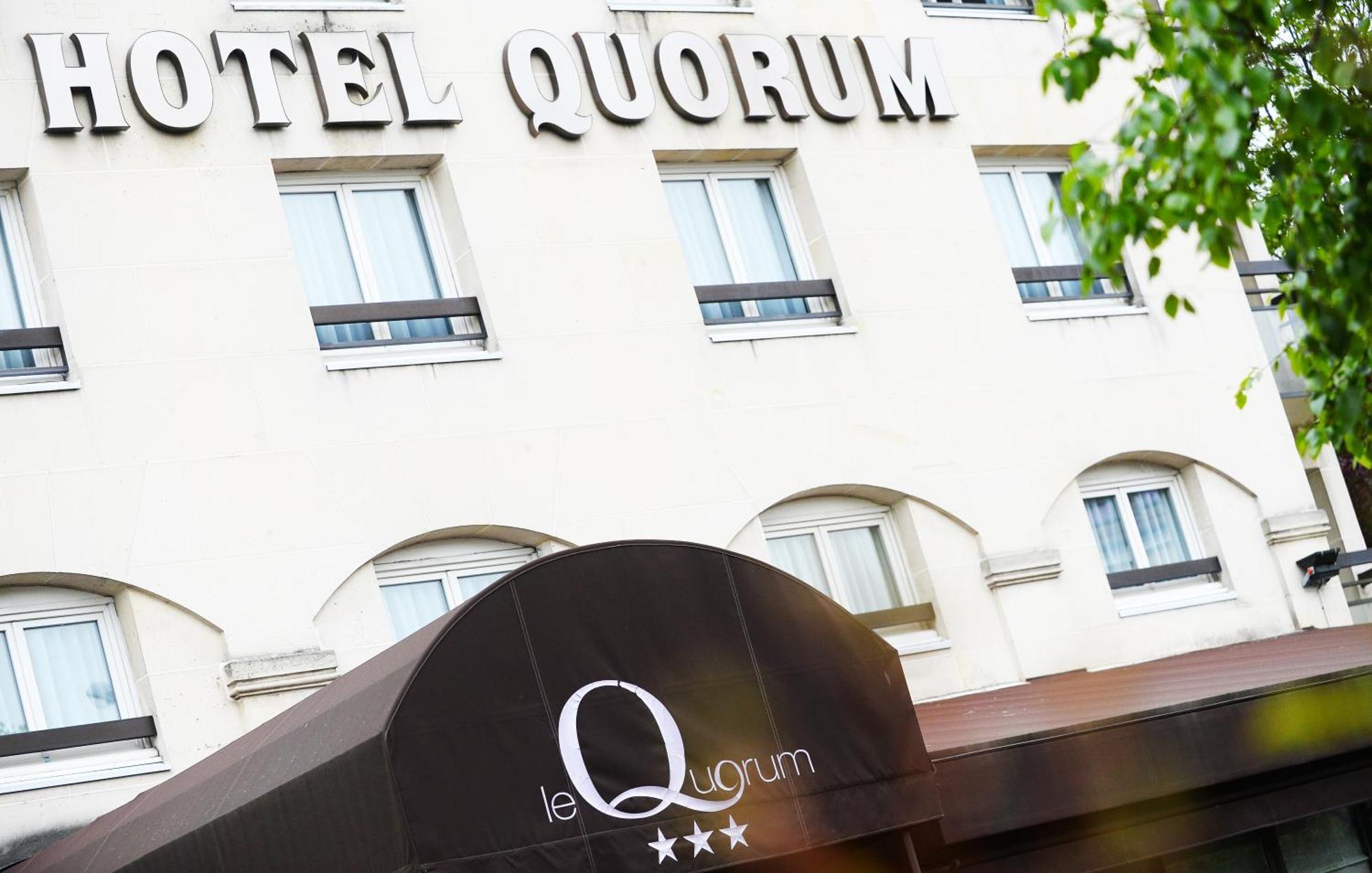 Hotel Quorum Сен-Кло Екстериор снимка